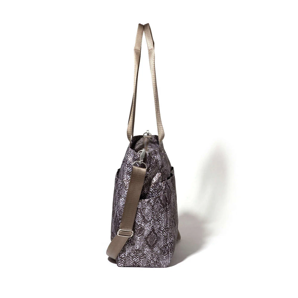 Women's Baggallini Carryall Daily Tote 8 Women's Baggallini Carryall Daily Tote - Image 6